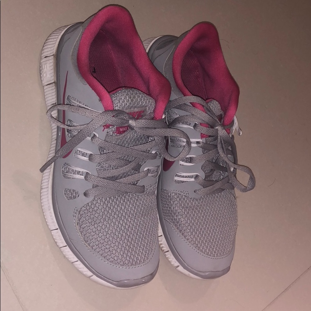 Niki Free 5 joggers